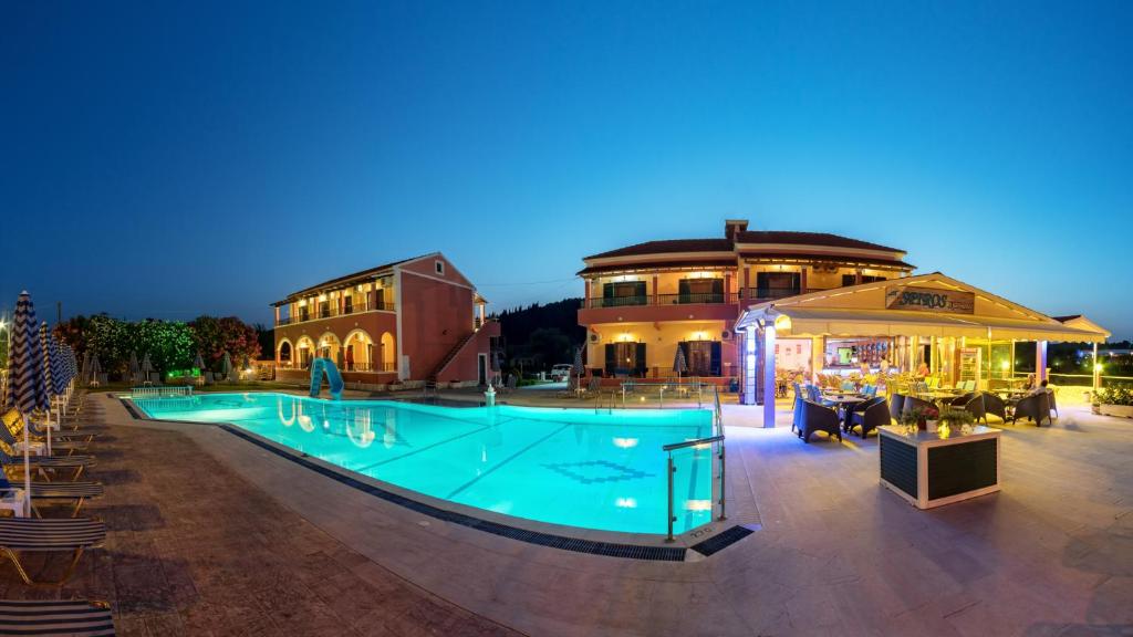 Spiros Apartments room 2